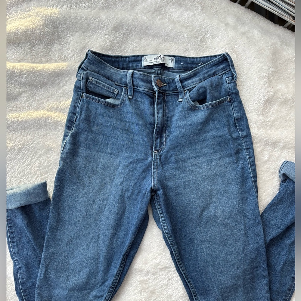 Hollister Women's Classic Blue Skinny Jeans